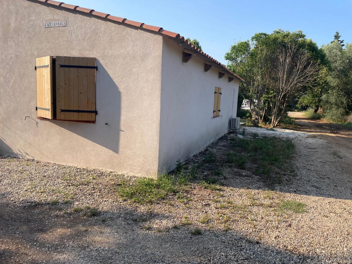 Appartement Avec Jardin Privatif Cuers Exterior foto